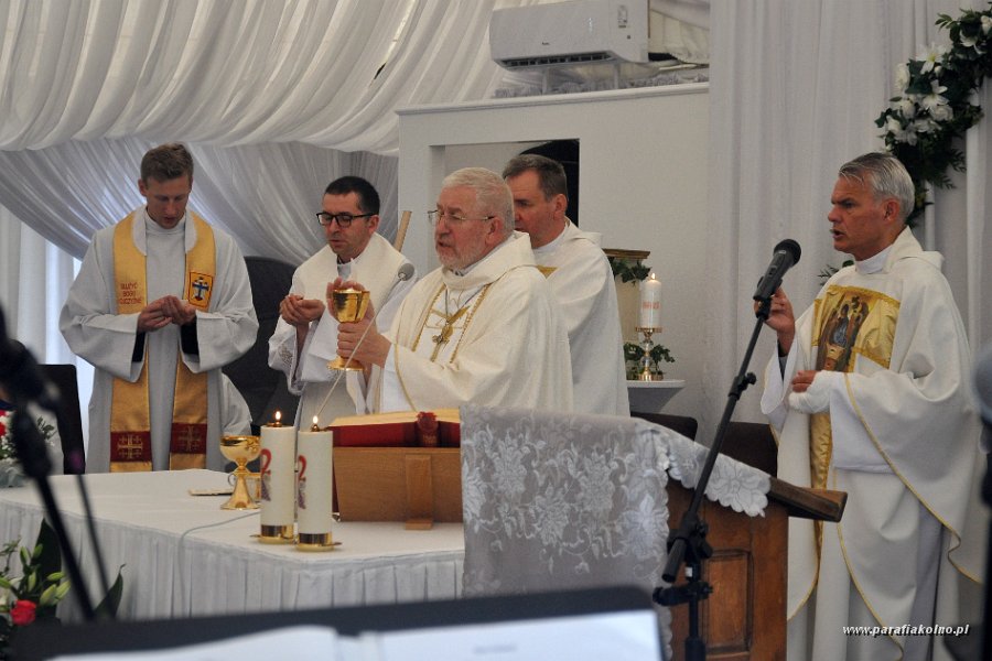 065 Pierwsza Eucharystia.jpg